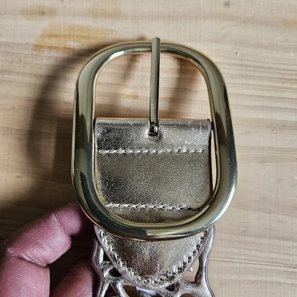 Apt 9 -- 2-Sided Silver and Brown Cutout Design Belt. Approx Length 42" - Picture 2 of 8